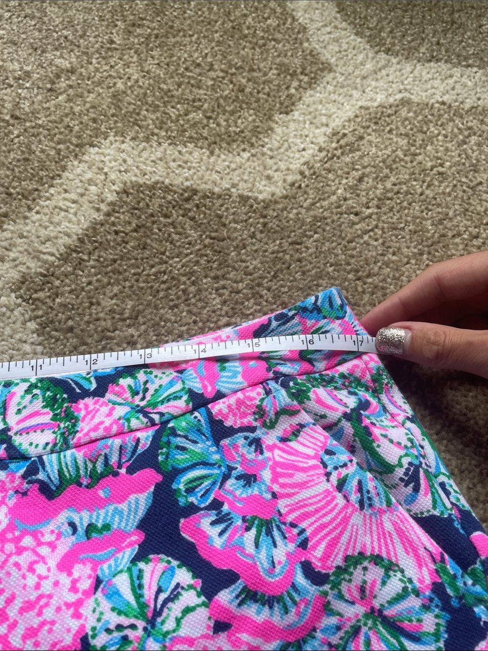 Lilly Pulitzer buttercup shorts - Picture 7 of 8